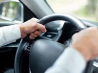 Fahrtenbuchauflage geraume Zeit nach Begehung des Verkehrsverstoßes zulässig?