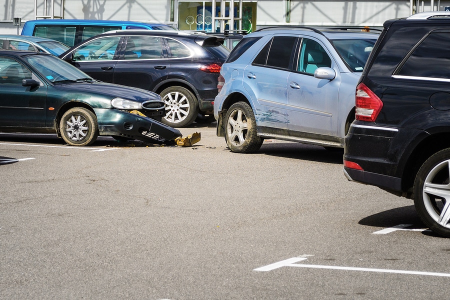 Verkehrsunfall: Haftung eines stehenden zuvor rückwärts ausgeparkten Fahrzeugs